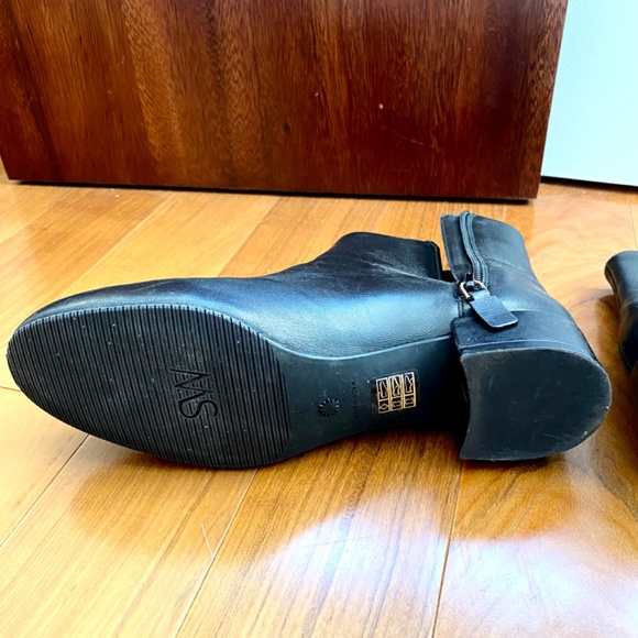 Stuart Weitzman Quartz 25 Size 8 Leather Ankle Booties Black - Picture 7 of 9